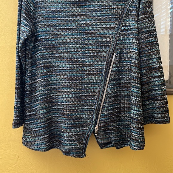 COMFY USA Gorgeous knit tunic - Picture 2 of 4